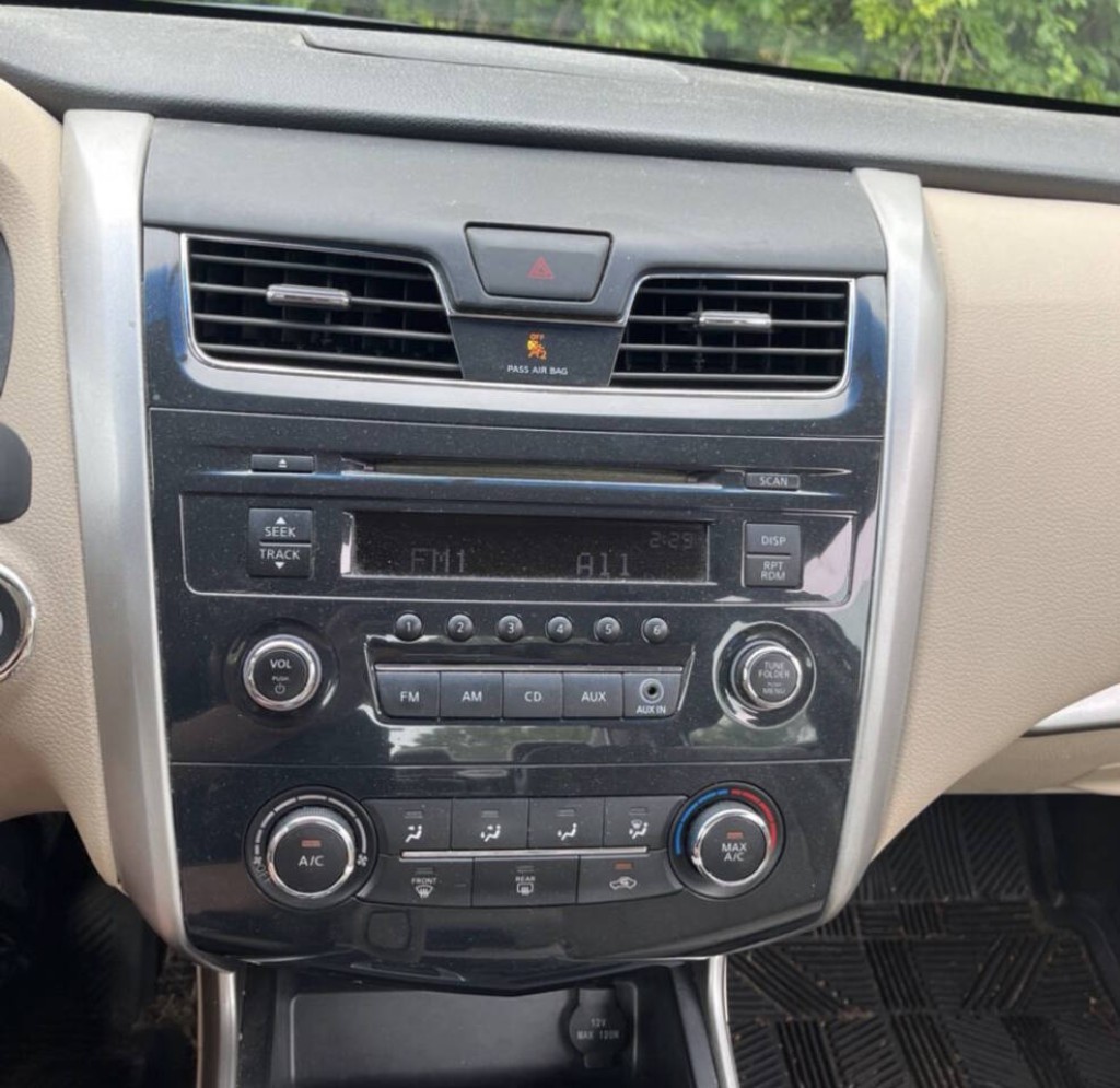 2015 Nissan Altima Image 15