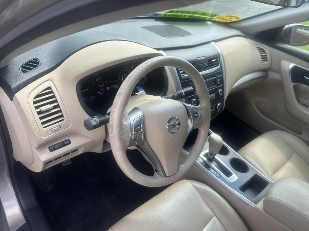 2015 Nissan Altima Image 18