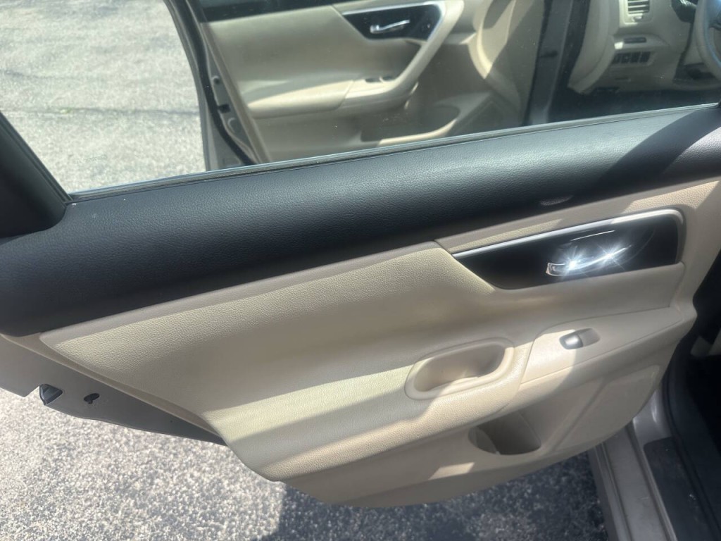 2015 Nissan Altima Image 21