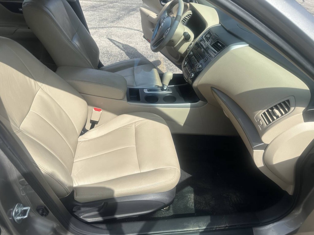 2015 Nissan Altima Image 22