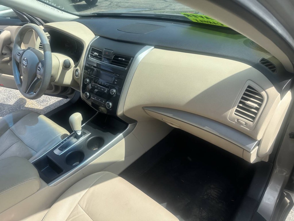 2015 Nissan Altima Image 23