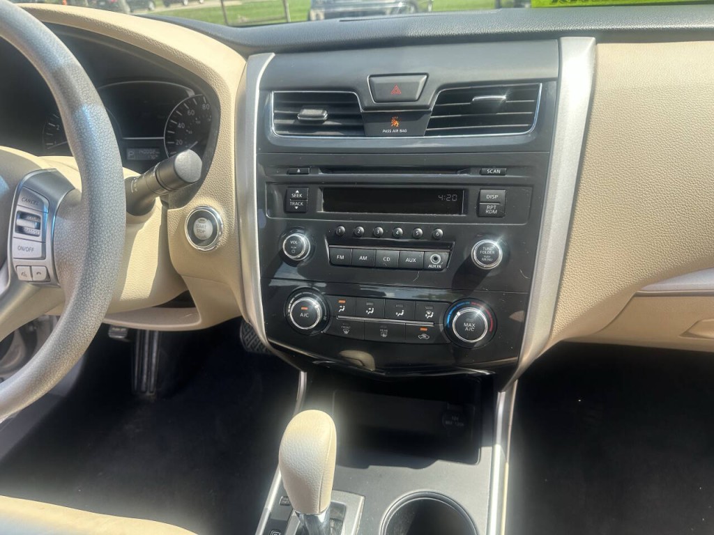 2015 Nissan Altima Image 24