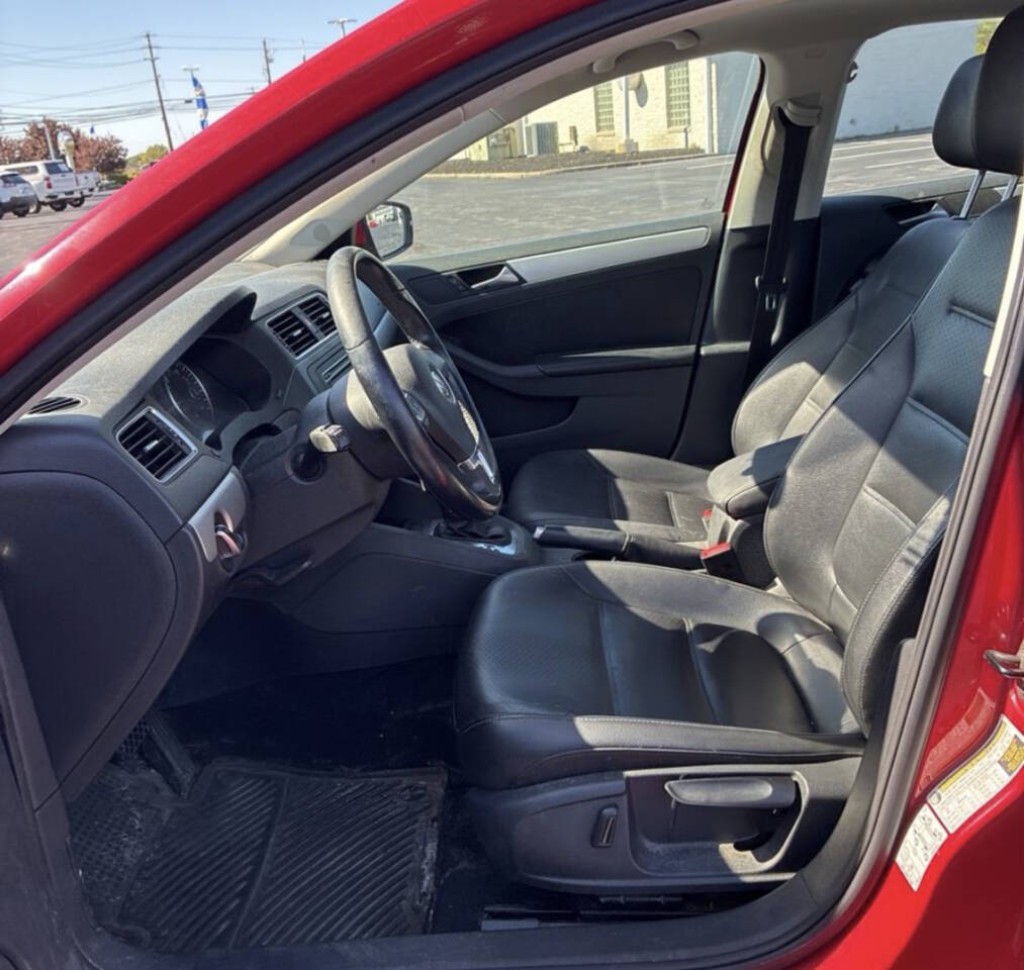 2013 Volkswagen Jetta Image 4
