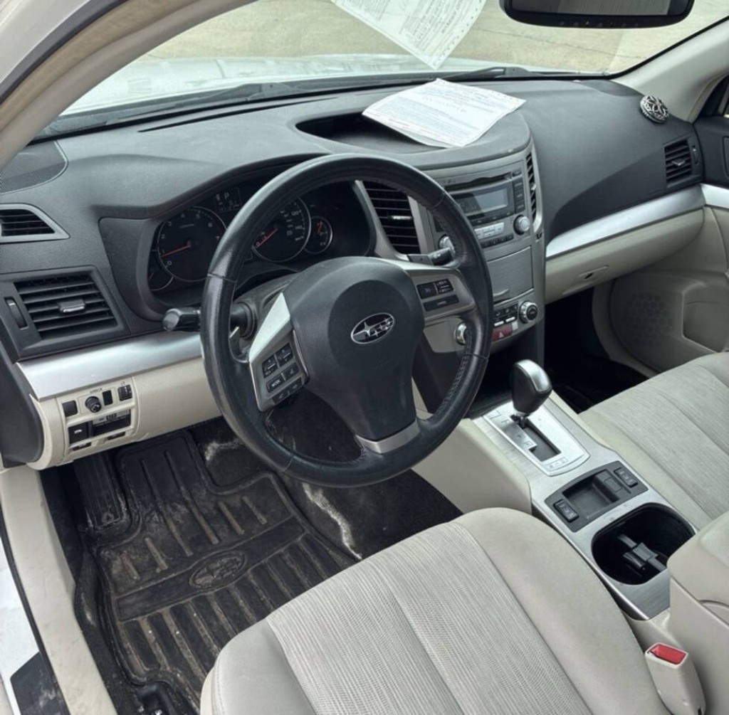 2013 Subaru Legacy Image 6