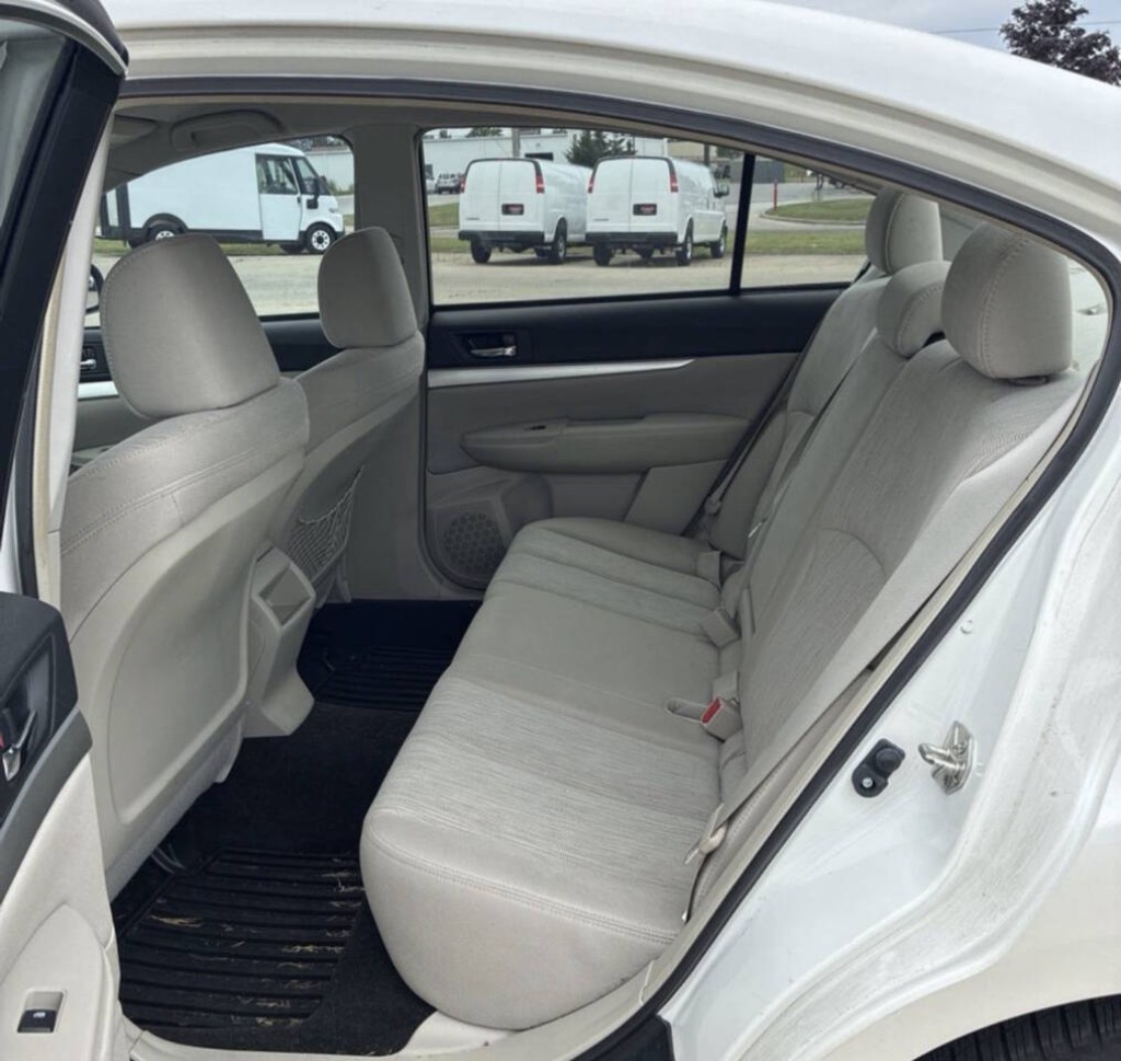 2013 Subaru Legacy Image 11