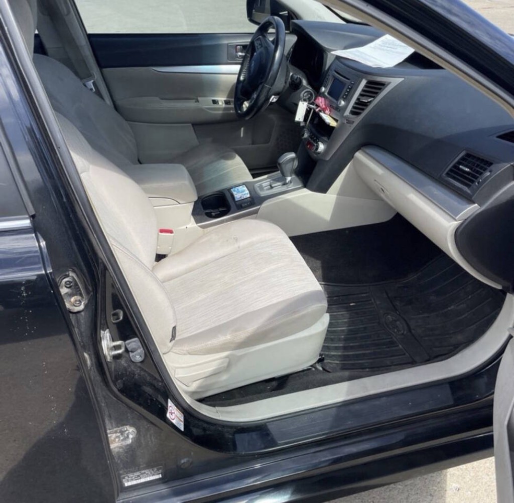 2014 Subaru Legacy Image 4