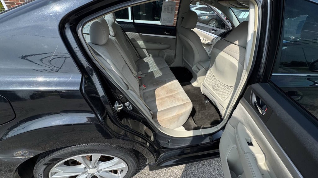 2014 Subaru Legacy Image 4