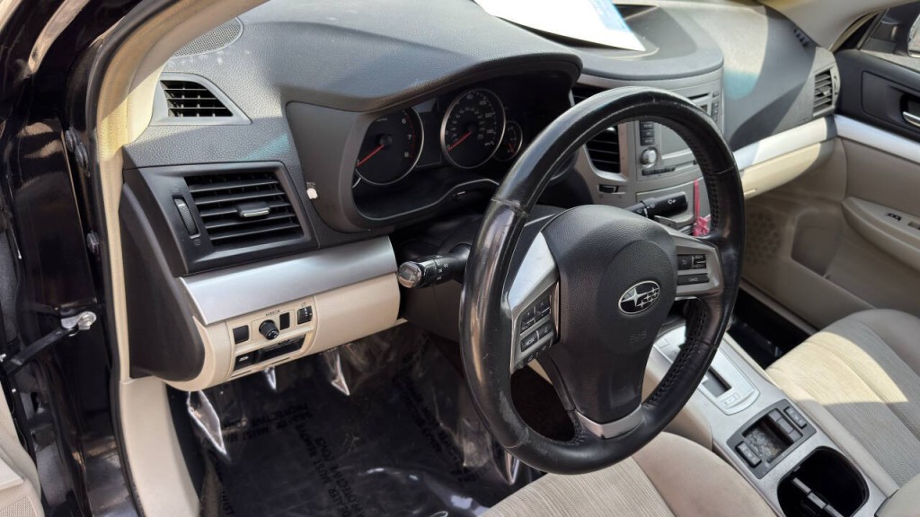 2014 Subaru Legacy Image 11