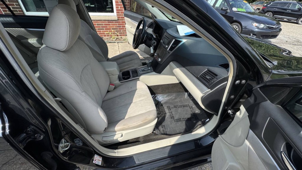 2014 Subaru Legacy Image 16