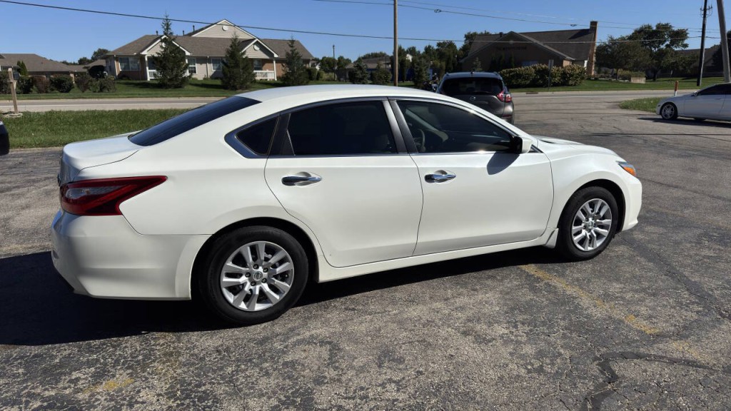 2016 Nissan Altima Image 5
