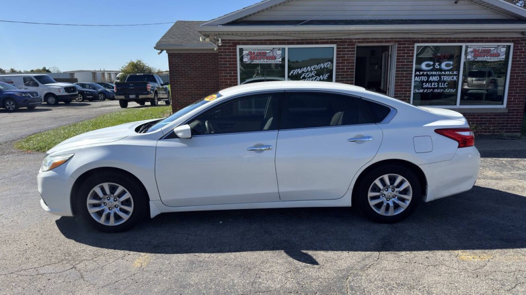 2016 Nissan Altima Image 9