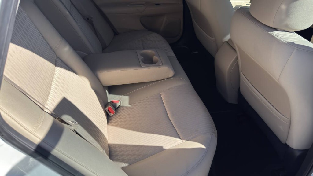 2016 Nissan Altima Image 17