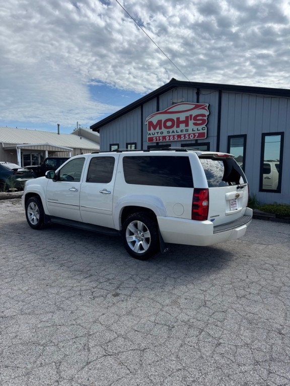 2011 Chevrolet Suburban Image 6
