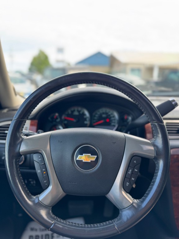 2011 Chevrolet Suburban Image 15