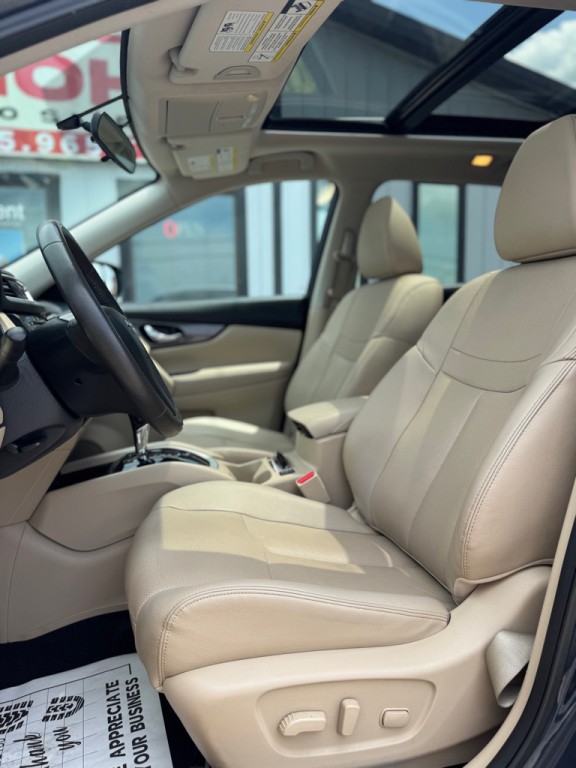 2016 Nissan Rogue Image 8
