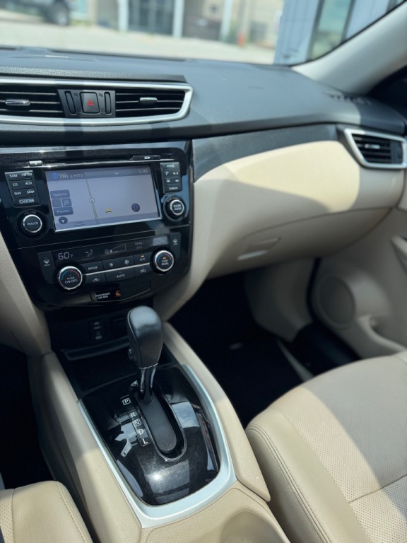 2016 Nissan Rogue Image 11