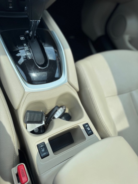 2016 Nissan Rogue Image 12
