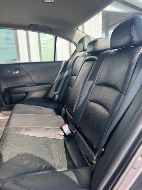 2013 Honda Accord Image 17