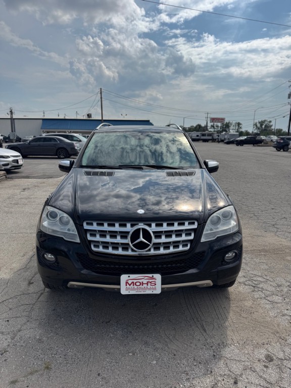 2010 Mercedes-Benz M-Class Image 2