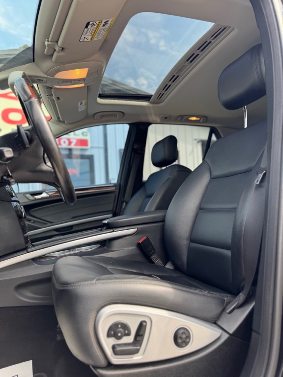 2010 Mercedes-Benz M-Class Image 8