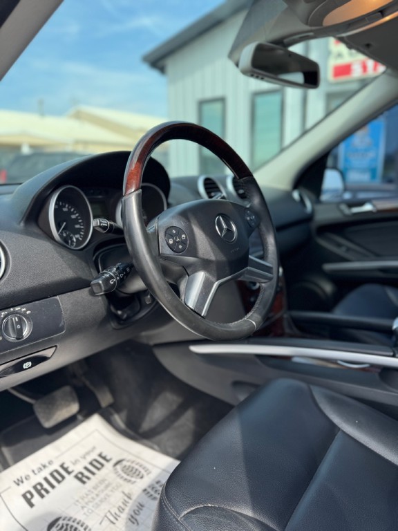 2010 Mercedes-Benz M-Class Image 9