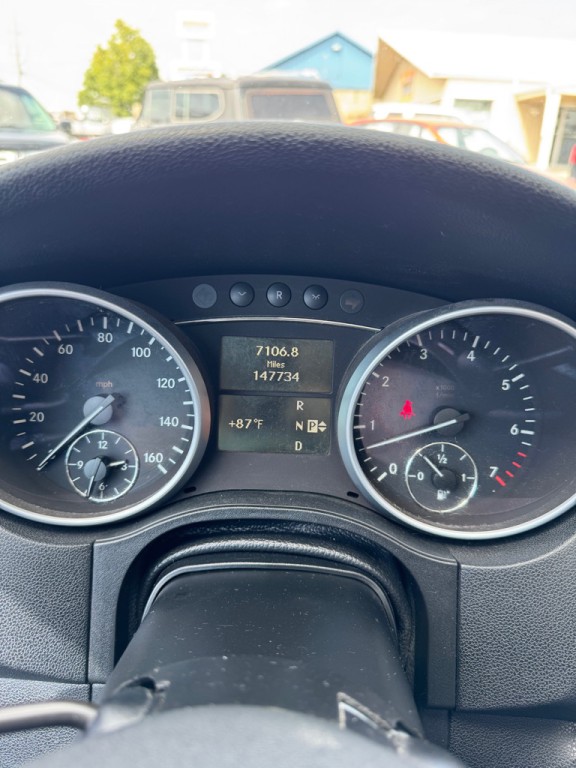 2010 Mercedes-Benz M-Class Image 11