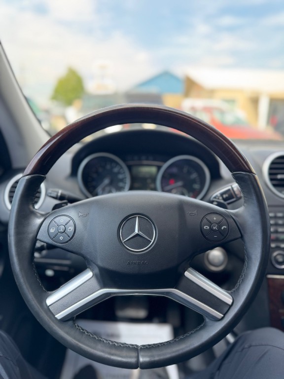 2010 Mercedes-Benz M-Class Image 12