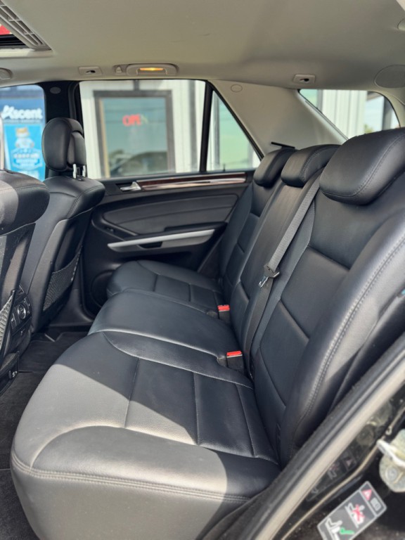 2010 Mercedes-Benz M-Class Image 17
