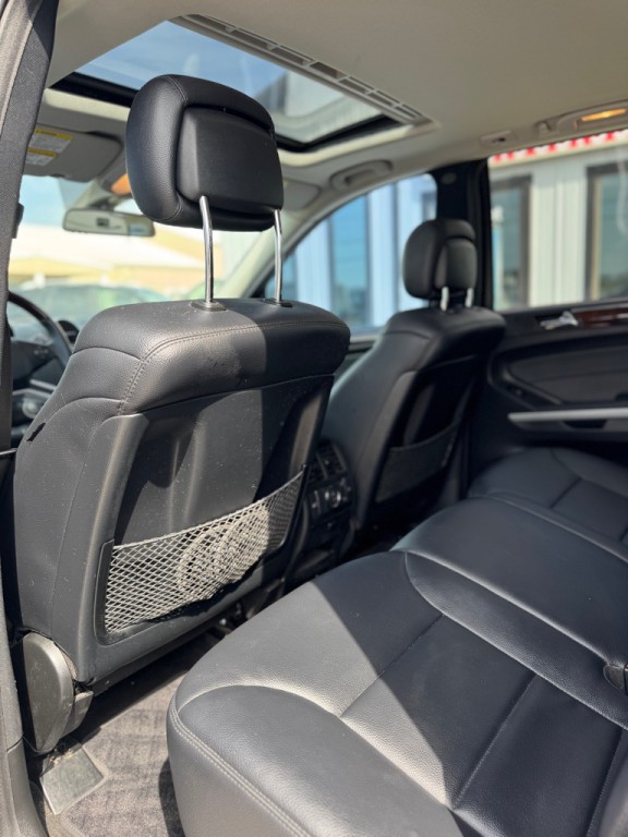 2010 Mercedes-Benz M-Class Image 18