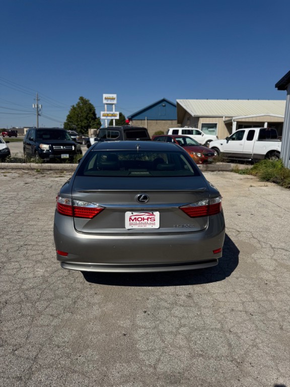 2015 Lexus ES Image 5
