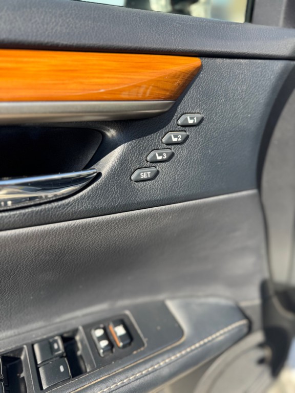 2015 Lexus ES Image 10