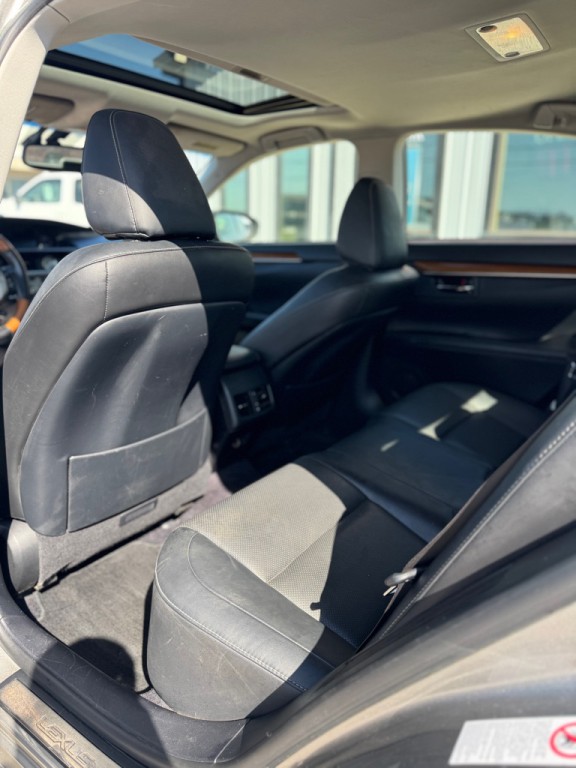 2015 Lexus ES Image 17