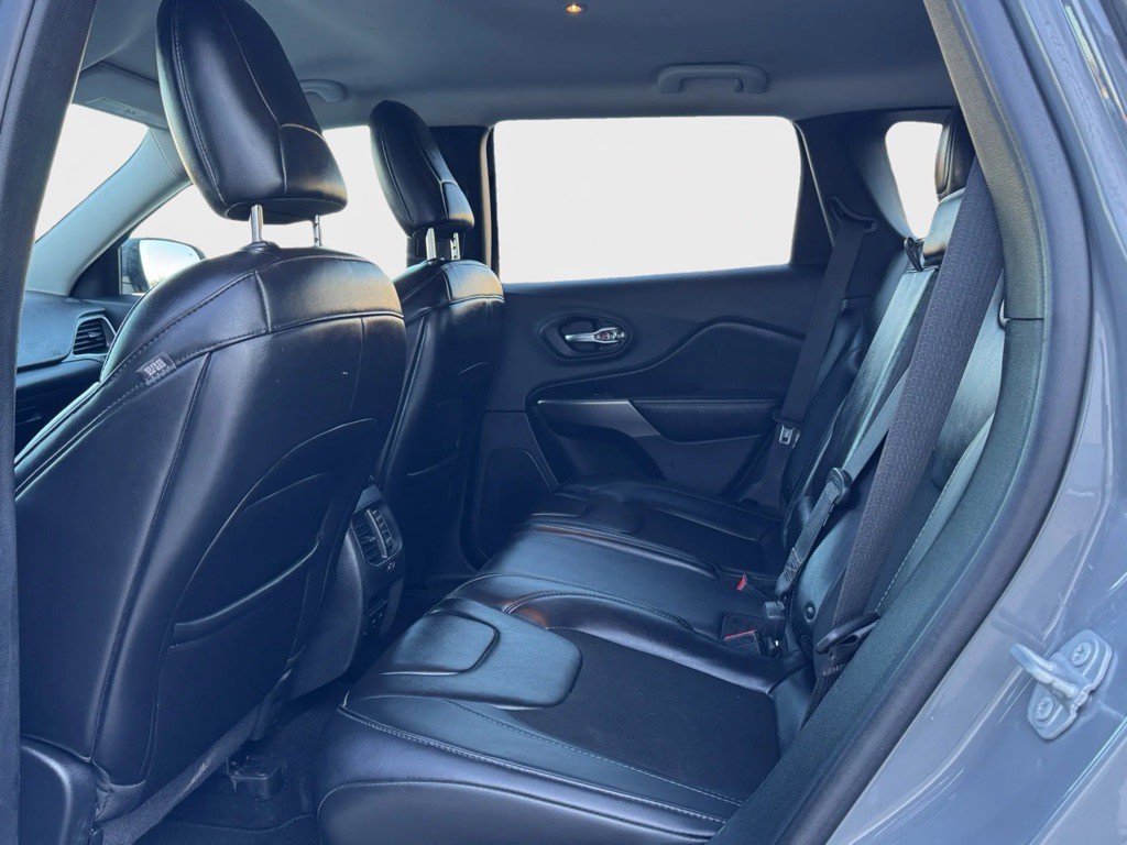 2019 Jeep Cherokee Image 11