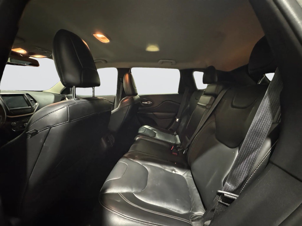 2016 Jeep Cherokee Image 10