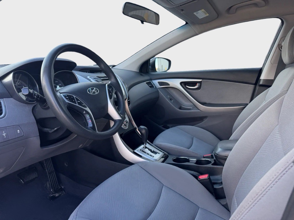 2012 Hyundai Elantra Image 9
