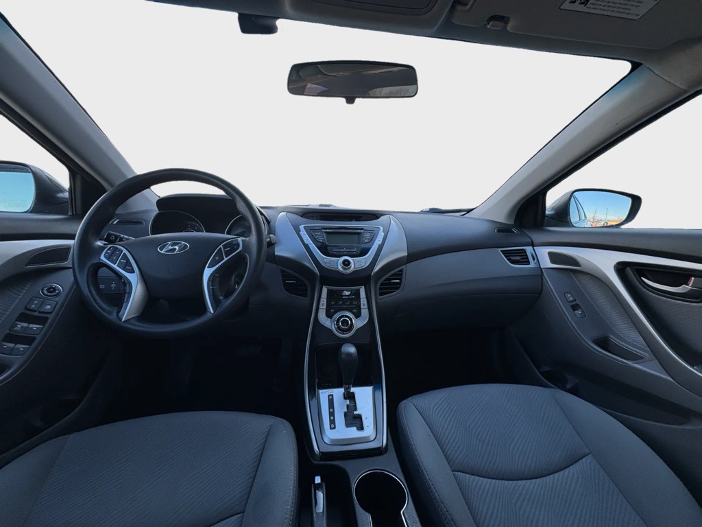2012 Hyundai Elantra Image 10