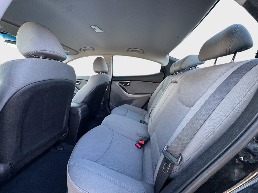 2012 Hyundai Elantra Image 11