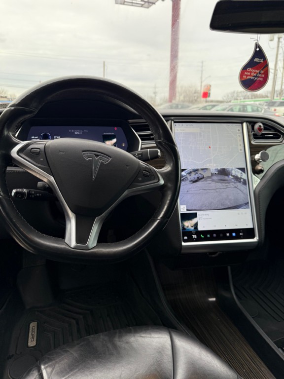2015 Tesla Model S Image 10