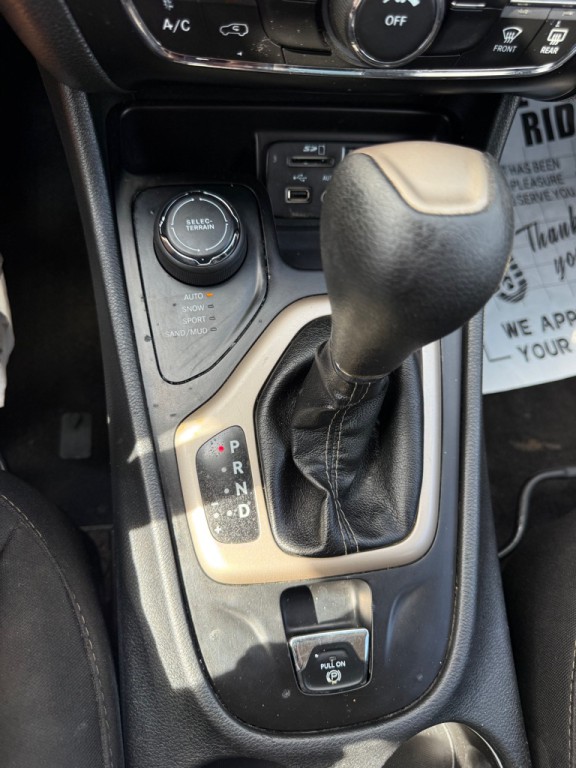 2018 Jeep Cherokee Image 14