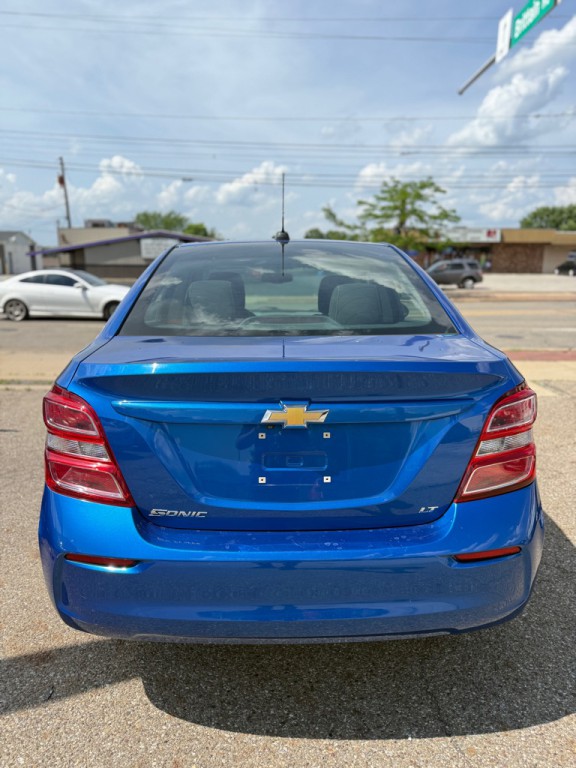 2017 Chevrolet Sonic Image 8