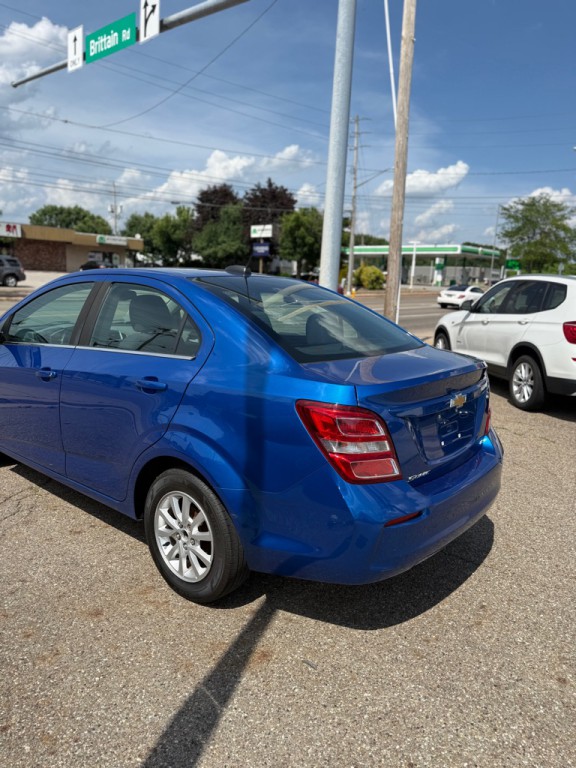 2017 Chevrolet Sonic Image 9