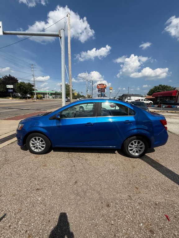 2017 Chevrolet Sonic Image 11
