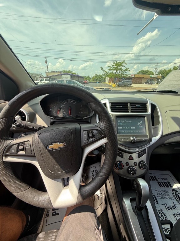 2017 Chevrolet Sonic Image 17