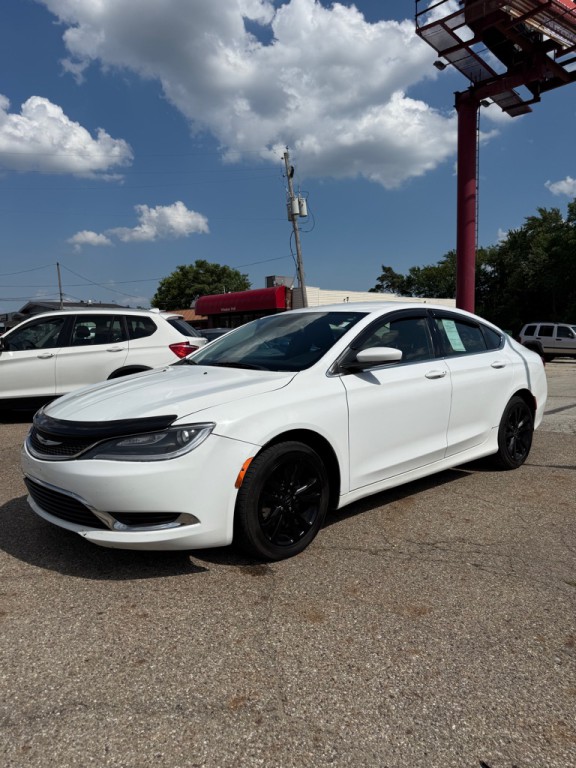 2015 Chrysler 200 Image 1
