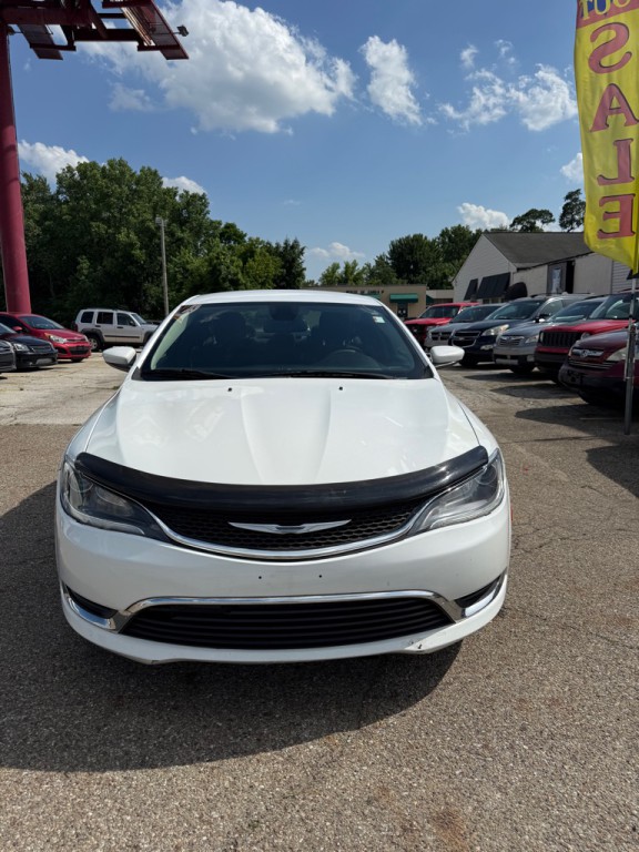 2015 Chrysler 200 Image 2