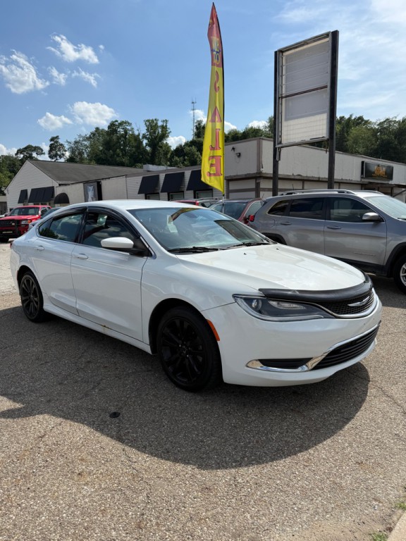 2015 Chrysler 200 Image 3