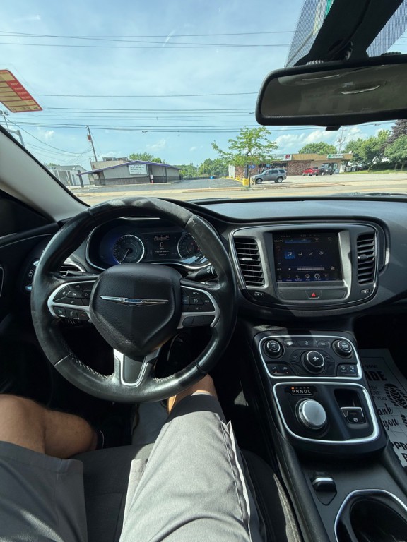 2015 Chrysler 200 Image 15