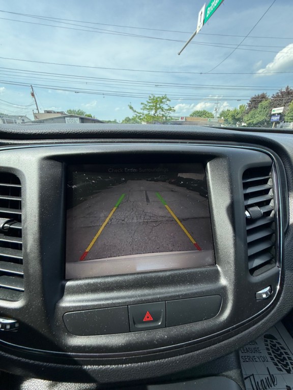 2015 Chrysler 200 Image 17