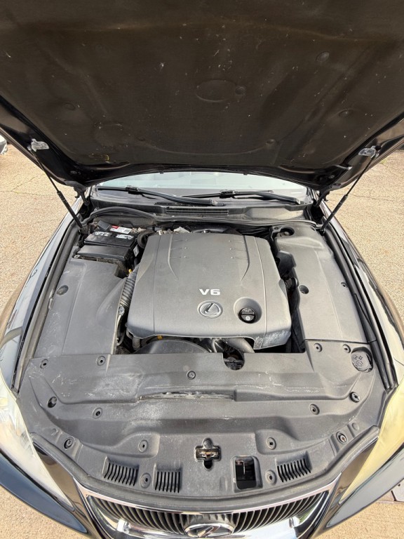 2006 Lexus IS Image 18