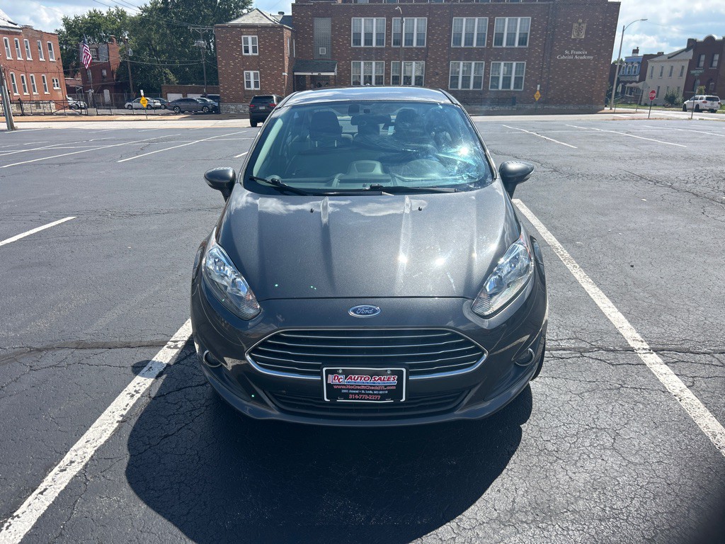 2015 Ford Fiesta Image 2